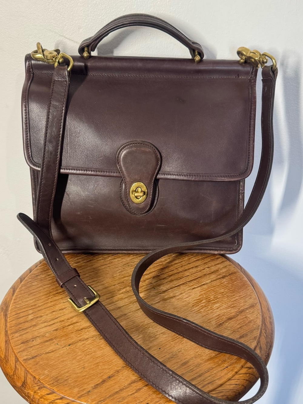 Vtg COACH WILLIS BAG 9927 Brown Leather Brass Crossbody Bag Turn Lock USA